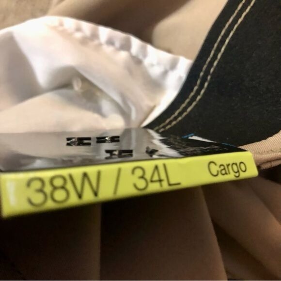 Roundtree Yorke Tan Pants Mens 38x34 NEW Classic Fit Cargo - Picture 9 of 15